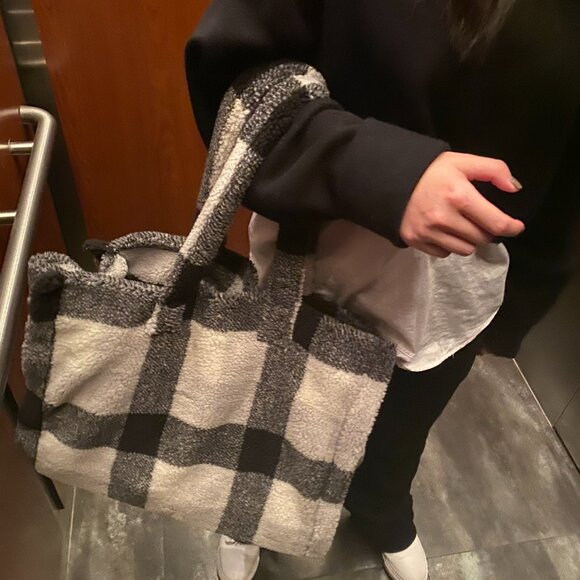 Stand Studio Lola Check Faux Fur Shearling Big Tote Shoulder Bag - Picture 2 of 16